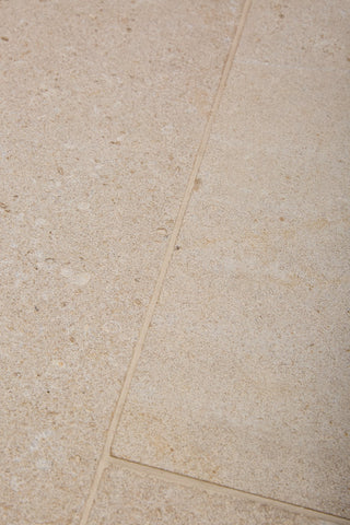 Wychwood Etched Bullnose Coping Limestone